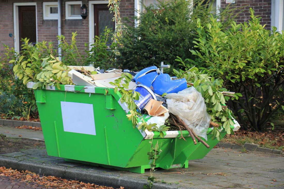 How to clear the green waste at home, by JunkCare